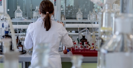 Células estaminais da medula óssea podem atrasar o desenvolvimento da esclerose lateral amiotrófica, revela estudo internacional