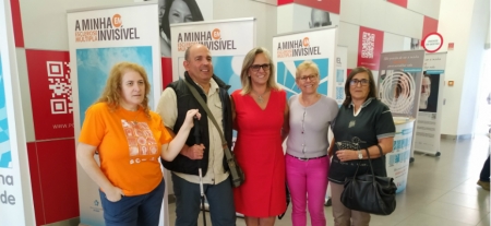 Exposição sobre os sintomas invisíveis da esclerose múltipla pelo país