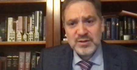 Prof. Doutor Dimitrios Karussis aborda vacinação contra a COVID-19 em doentes com esclerose múltipla